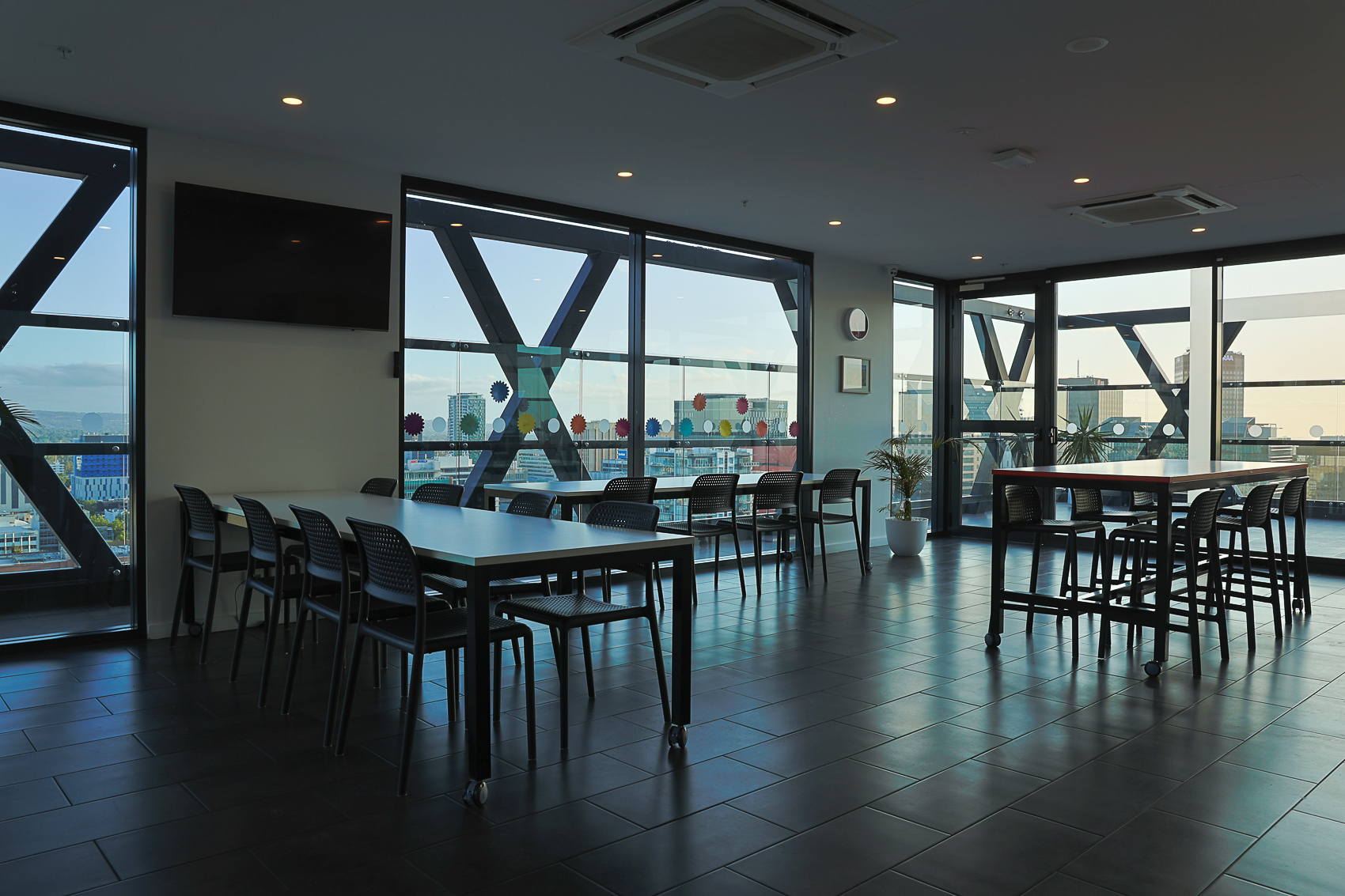 Communal kitchen & dining area